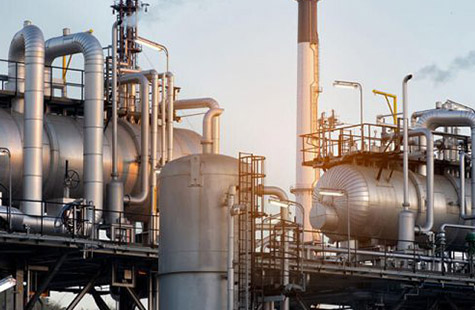 Why are sealing devices required for gate valves and globe valves?